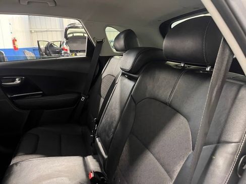 Used 2018 Kia Niro EX image 18