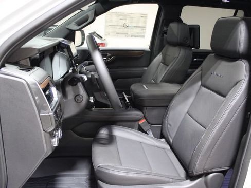 New 2026 GMC Yukon Denali w/ Denali Reserve Package AWD/4WD image 22