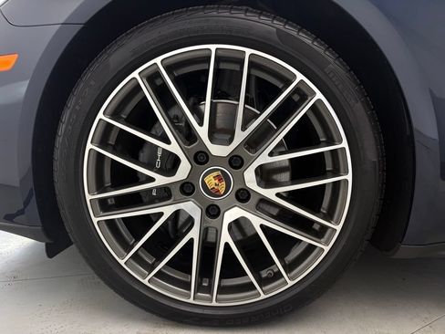 Certified 2023 Porsche Panamera 4 Platinum Edition AWD/4WD image 22