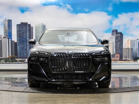 Used 2026 BMW 760i xDrive AWD/4WD image 3