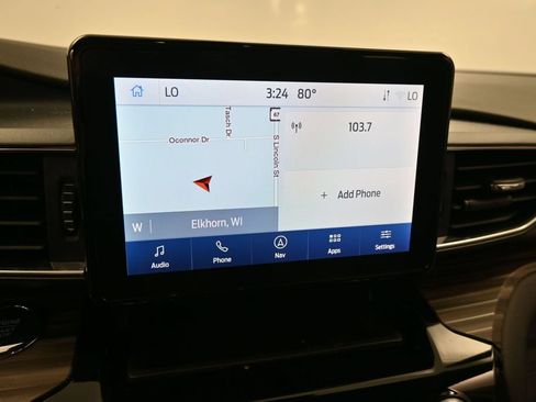 Used 2022 Ford Explorer Limited w/ Equipment Group 301A AWD/4WD image 39