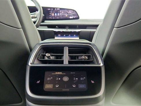 Used 2024 Lucid Air Touring image 52