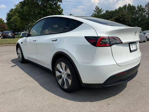 Used 2021 Tesla Model Y Long Range AWD/4WD image 7
