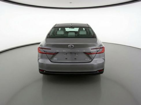 Used 2025 Toyota Camry XLE image 5
