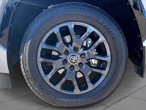 Used 2025 Toyota Sequoia Platinum image 10