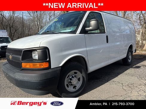 Used 2017 Chevrolet Express 2500 image 1