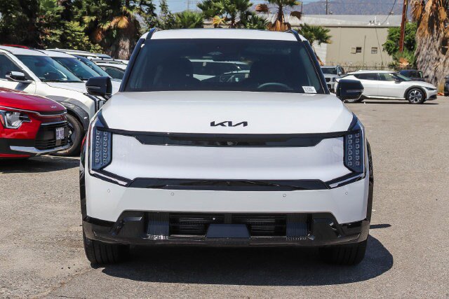 Used 2026 Kia EV9 Land w/ Nightfall Edition Package AWD/4WD image 4