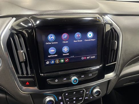 Used 2023 Chevrolet Traverse LT FWD image 8