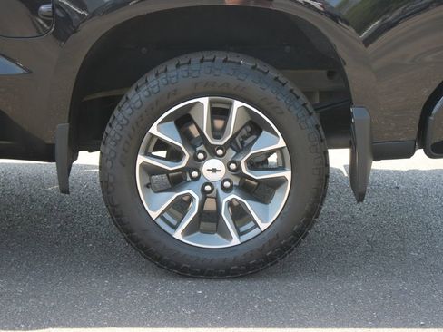 Used 2022 Chevrolet Silverado 1500 RST AWD/4WD image 17