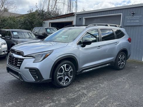 Used 2024 Subaru Ascent Limited w/ Technology Package AWD/4WD image 3