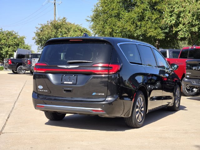 Certified 2023 Chrysler Pacifica Touring-L FWD image 7