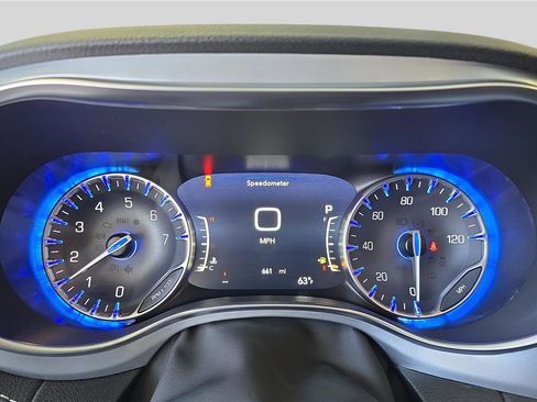 Used 2026 Chrysler Pacifica Limited image 10