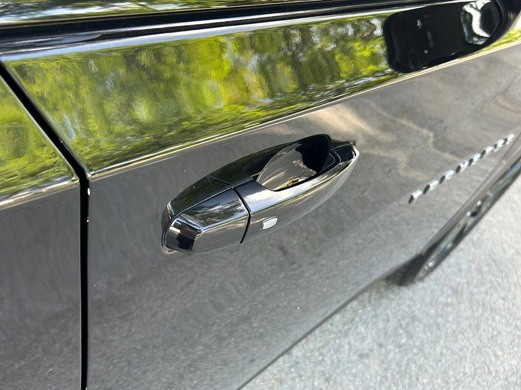 Used 2021 Chevrolet Traverse RS FWD image 38