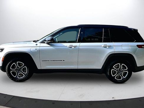 Used 2023 Jeep Grand Cherokee Trailhawk w/ Advanced Protech Group II AWD/4WD image 5