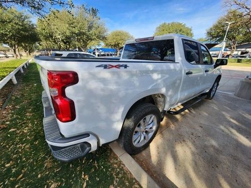 Used 2022 Chevrolet Silverado 1500 Custom image 3