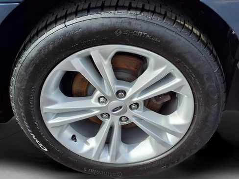 Used 2018 Ford Taurus SEL w/ Equipment Group 201A FWD image 8
