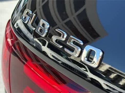 Certified 2025 Mercedes-Benz GLB 250 4MATIC image 10