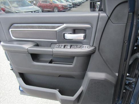 Used 2024 RAM 3500 Big Horn w/ Sport Appearance Package AWD/4WD image 25