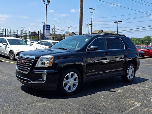 Used 2017 GMC Terrain SLE w/ Convenience Package FWD image 3