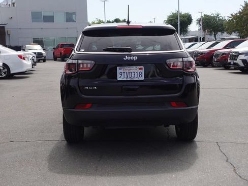 Used 2025 Jeep Compass Sport AWD/4WD image 7