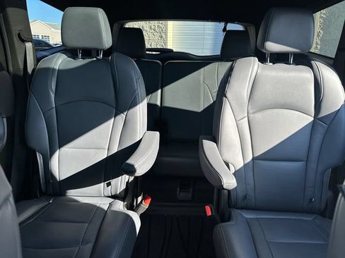 Certified 2023 Buick Enclave Essence w/ Experience Buick Package AWD/4WD image 39