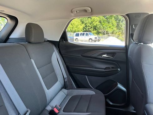 Used 2025 Chevrolet TrailBlazer LT FWD image 36