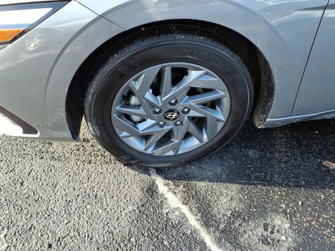 Used 2024 Hyundai Elantra SEL image 9