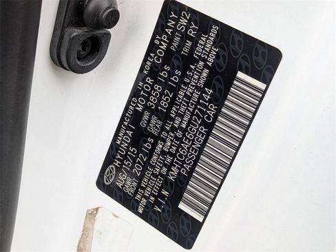 Used 2016 Hyundai Veloster Turbo image 28