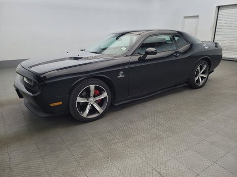 Used 2014 Dodge Challenger R/T RWD image 2