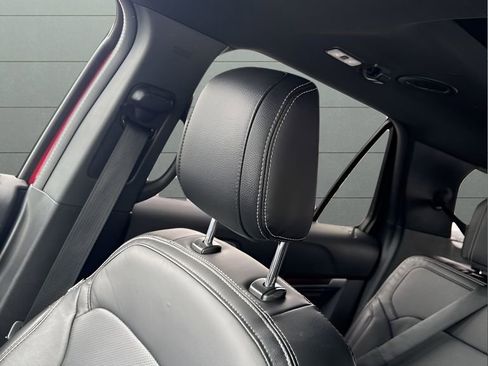 Used 2018 Ford Explorer Limited w/ Equipment Group 301A image 11