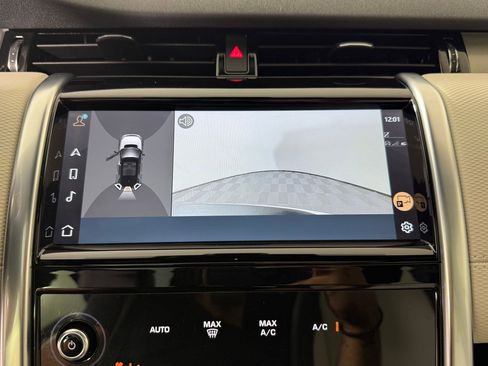 Used 2023 Land Rover Discovery Sport SE R-Dynamic image 27