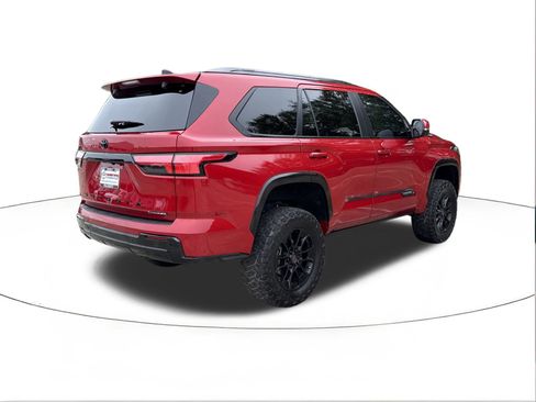 Used 2025 Toyota Sequoia Platinum image 3