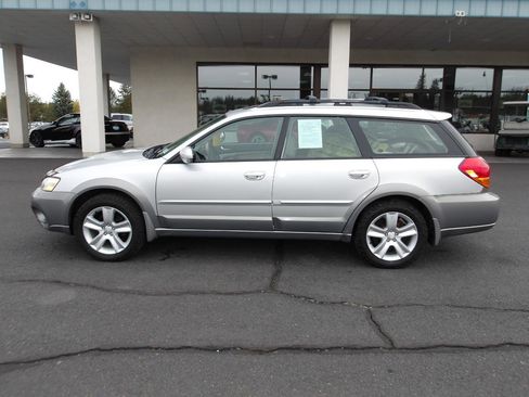 Used 2005 Subaru Outback 3.0R Limited AWD/4WD image 2