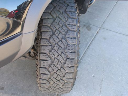 Used 2020 Chevrolet Colorado ZR2 image 12