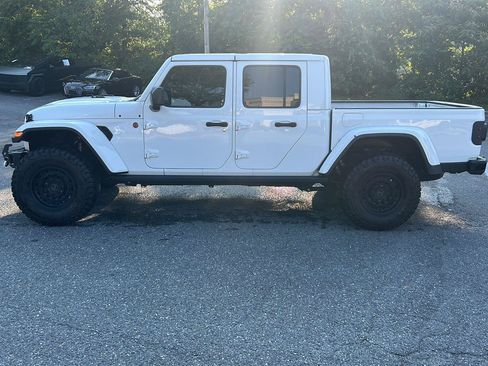 Used 2021 Jeep Gladiator Mojave AWD/4WD image 2