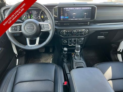 Used 2024 Jeep Wrangler Unlimited Sahara AWD/4WD image 3