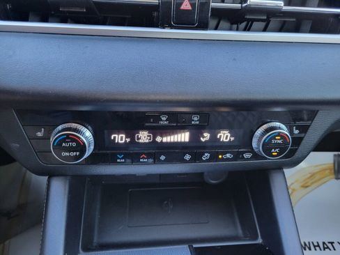 Used 2022 Mitsubishi Outlander SEL image 19