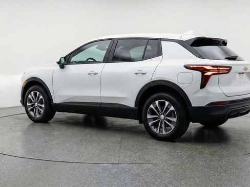 Used 2025 Chevrolet Equinox LT FWD image 6