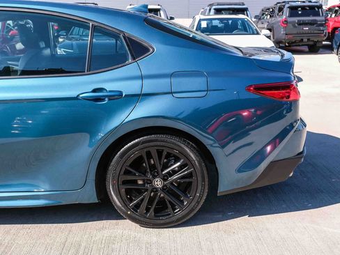 Used 2025 Toyota Camry SE FWD image 8
