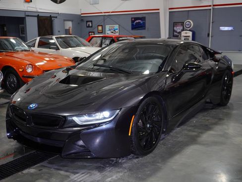 Used 2015 BMW i8 Base image 3