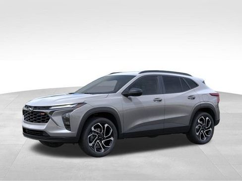 New 2026 Chevrolet Trax RS FWD image 2