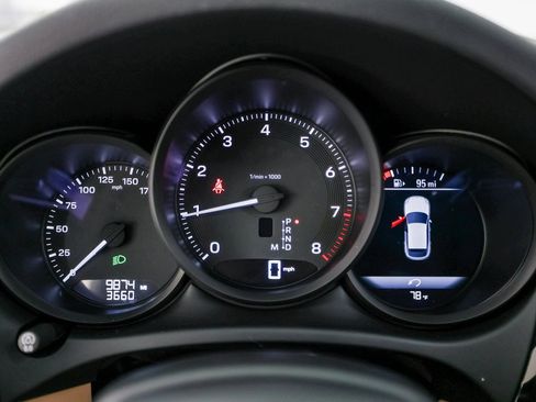 Certified 2025 Porsche Macan image 15