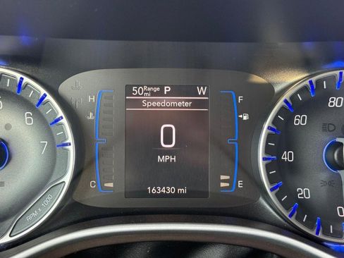 Used 2017 Chrysler Pacifica Touring Plus FWD image 23