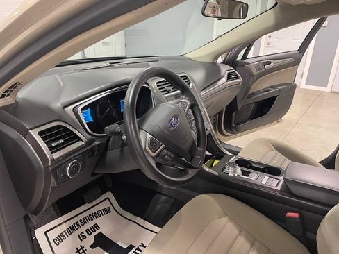 Used 2018 Ford Fusion S FWD image 9
