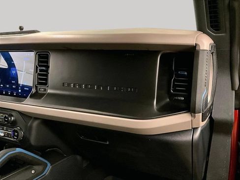 Used 2023 Ford Bronco Wildtrak AWD/4WD image 15