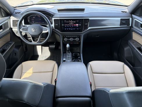 Certified 2023 Volkswagen Atlas Cross Sport SE w/ Panoramic Sunroof Package AWD/4WD image 25