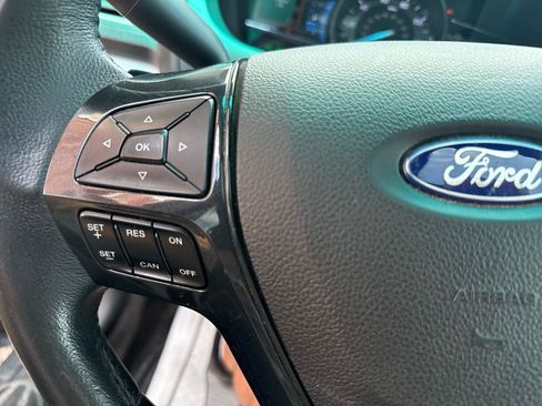 Used 2016 Ford Explorer XLT w/ Equipment Group 202A AWD/4WD image 23