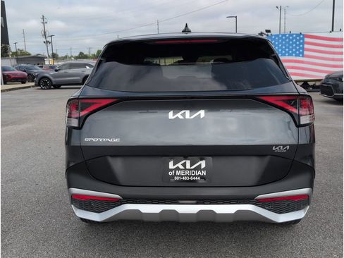 Used 2024 Kia Sportage LX image 4