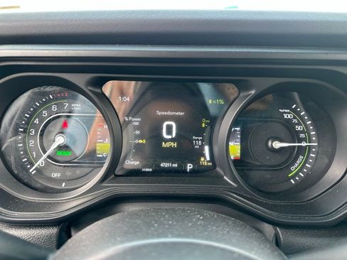 Used 2024 Jeep Wrangler Unlimited Rubicon 4xe image 33