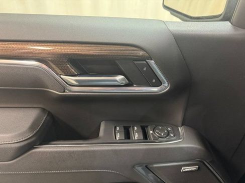 New 2026 Chevrolet Silverado 1500 RST w/ Dark Appearance Package AWD/4WD image 19